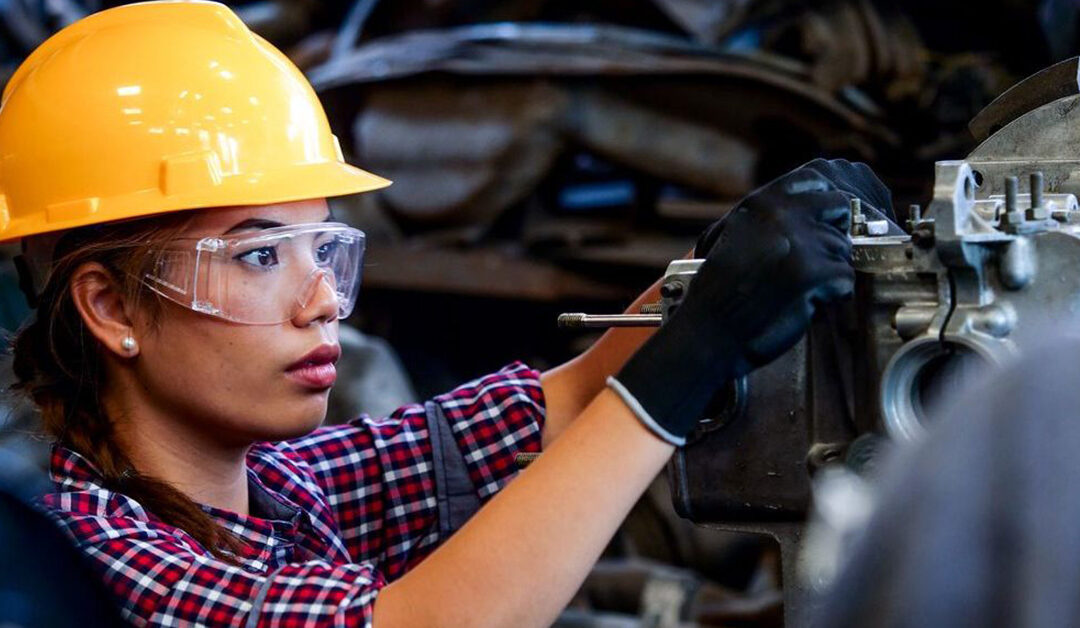 Empowering Women in Trades: The New Face of Blue-Collar Industries